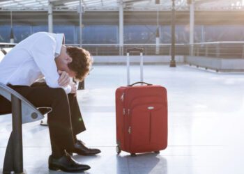 Atrasos e cancelamentos de voos? Direitos de passageiros em aeroportos incluem alimentação e hospedagem; saiba como reclamar