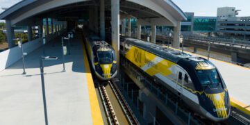 Trem de alta velocidade que liga Orlando e Miami é inaugurado na Flórida